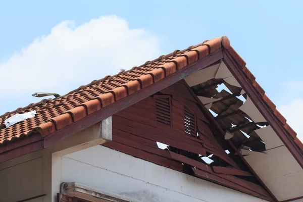What to Expect During an Emergency Roof Repair
